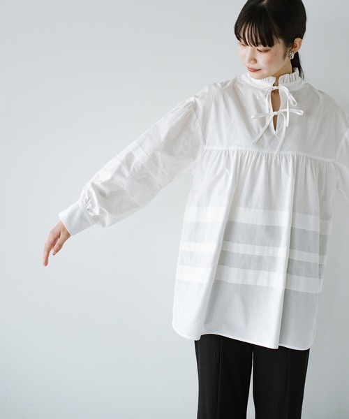 haco!（ハコ）の「【スザンヌさんコラボ】ほどよい甘さをミックスした 大人の可愛げリボンブラウス by LOVE&PEACE PROJECT（シャツ/ブラウス・レディース・キャメル/オフホワイト・LARGE/X-LARGE/MEDIUM/SMALL）」の22枚目の写真