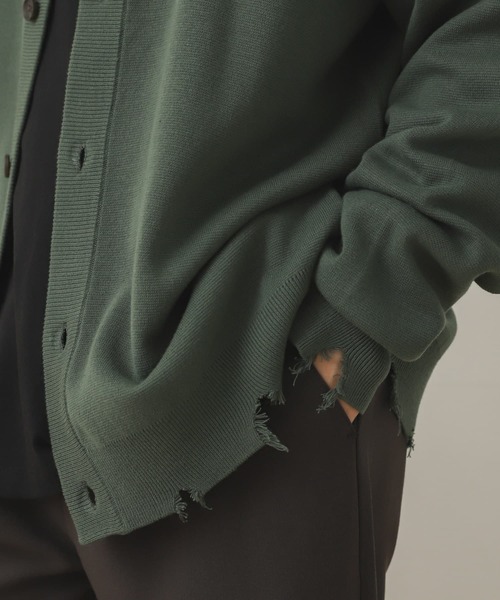 SENSE OF PLACE by URBAN RESEARCH（センスオブプレイスバイアーバンリサーチ）の「『WEB/一部店舗限定カラー』ダメージクルーネックカーディガン（カーディガン/ボレロ・メンズ・レッド/ライトベージュ/ミント/ダークグレー/ライトブルー・LARGE/MEDIUM）」の3枚目の写真