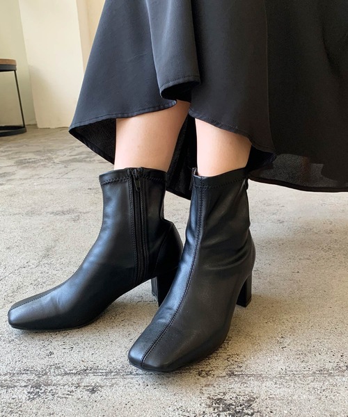 LIAN(リアン)の「スクエアトゥショートブーツ(ブーツ・レディース・ライトブラウン/ブラック/アイボリー・SMALL/LARGE/MEDIUM)」の3枚目の写真