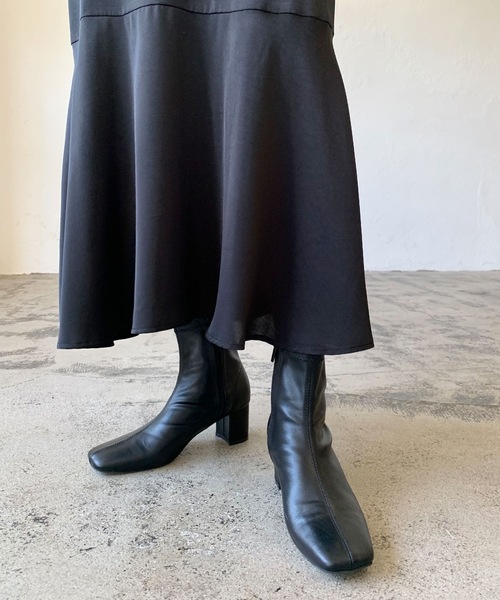 LIAN(リアン)の「スクエアトゥショートブーツ(ブーツ・レディース・ライトブラウン/ブラック/アイボリー・SMALL/LARGE/MEDIUM)」の4枚目の写真