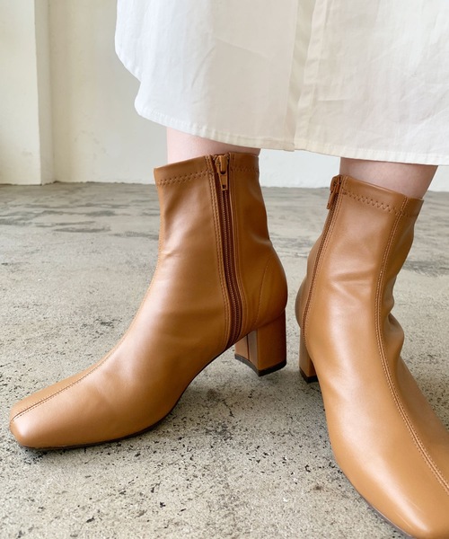 LIAN(リアン)の「スクエアトゥショートブーツ(ブーツ・レディース・ライトブラウン/ブラック/アイボリー・SMALL/LARGE/MEDIUM)」の9枚目の写真