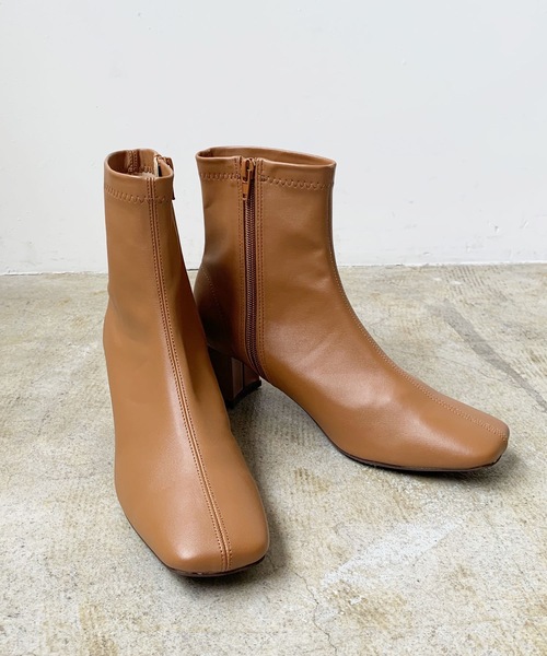 LIAN(リアン)の「スクエアトゥショートブーツ(ブーツ・レディース・ライトブラウン/ブラック/アイボリー・SMALL/LARGE/MEDIUM)」の11枚目の写真