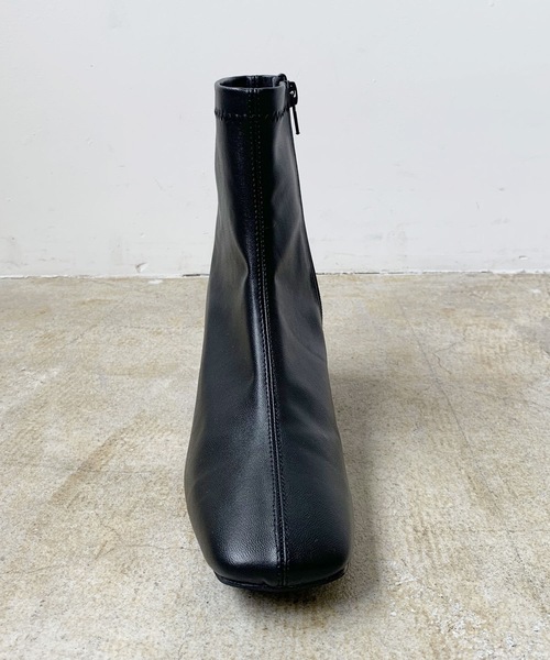 LIAN(リアン)の「スクエアトゥショートブーツ(ブーツ・レディース・ライトブラウン/ブラック/アイボリー・SMALL/LARGE/MEDIUM)」の14枚目の写真