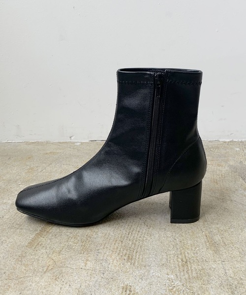 LIAN(リアン)の「スクエアトゥショートブーツ(ブーツ・レディース・ライトブラウン/ブラック/アイボリー・SMALL/LARGE/MEDIUM)」の15枚目の写真