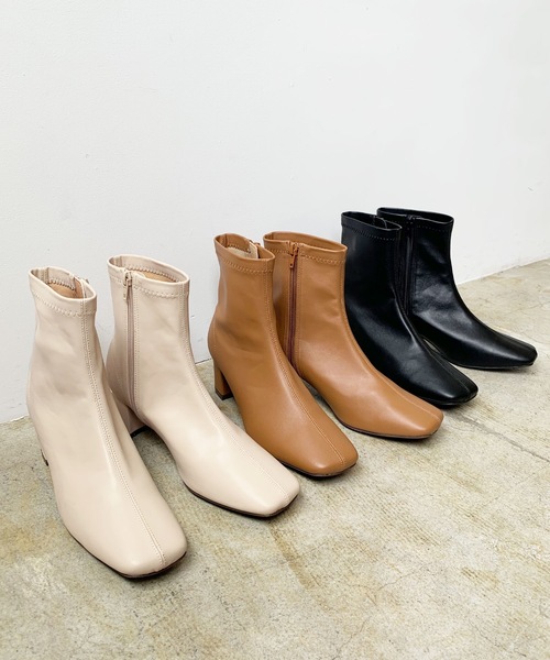 LIAN(リアン)の「スクエアトゥショートブーツ(ブーツ・レディース・ライトブラウン/ブラック/アイボリー・SMALL/LARGE/MEDIUM)」の21枚目の写真