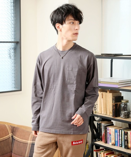 TopIsm(トップイズム)の「ワイドシルエット ヘビーウェイト USAコットンクルーネック長袖Tシャツ(Tシャツ/カットソー・メンズ・ホワイト/ブラック/ダークブラウン/ベージュ/パープル/ネイビー/チャコール/ブルー・LL/M/L)」の3枚目の写真