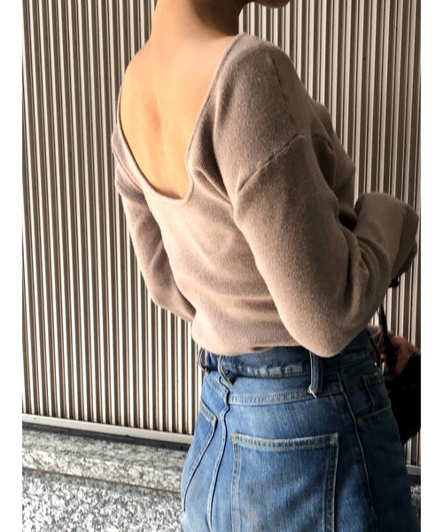 ulu（ウル）の「Back open long sleeve knit（ニット/セーター・レディース・ブラック/モカ/グレイッシュベージュ・FREE）」の18枚目の写真