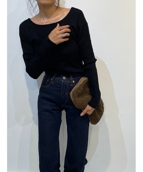 ulu（ウル）の「Back open long sleeve knit（ニット/セーター・レディース・ブラック/モカ/グレイッシュベージュ・FREE）」の11枚目の写真