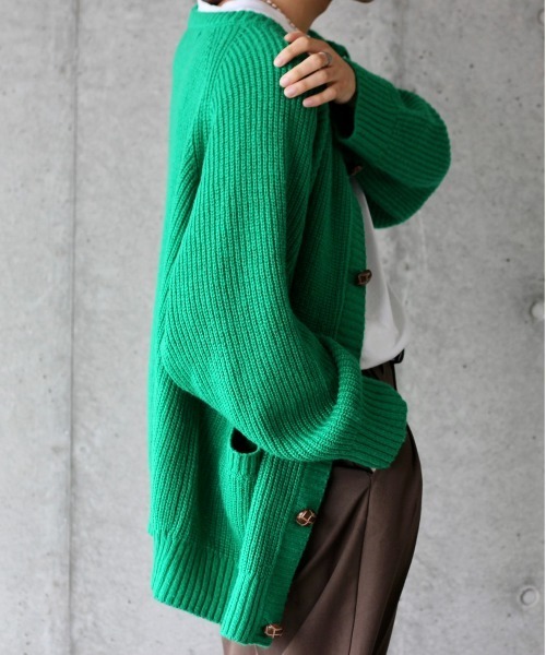 y/m by れぽすけ（イムバイレポスケ）の「ビッグポケットルーズニットカーデ（カーディガン/ボレロ・メンズ・ブラック/グリーン/グレイッシュベージュ・LARGE/MEDIUM）」の6枚目の写真