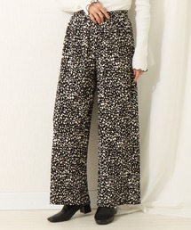 libelle more（リベル モア）の「ダルメシアン柄裏起毛プリーツパンツ（その他パンツ）」