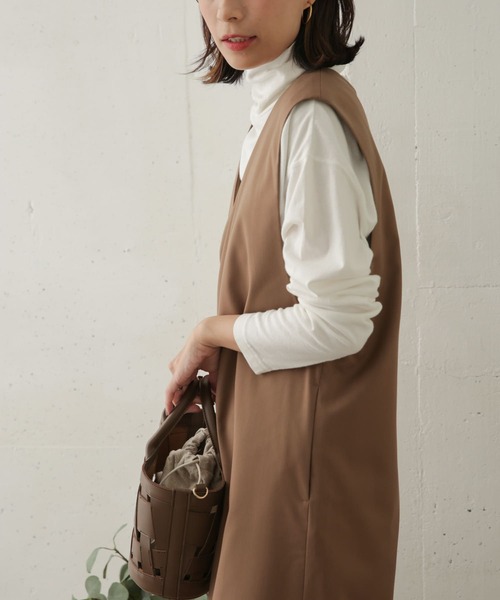 URBAN RESEARCH DOORS(アーバンリサーチドアーズ)の「ストレートラインジャンパースカート(ワンピース・レディース・ブラック/モカ・ONE)」の11枚目の写真