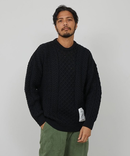 Modern Amusement（モダンアミューズメント）の「ModernAmusement/モダンアミューズメント/インバーアランコラボレーションニット（ニット/セーター・メンズ・グレー/ブラック/ホワイト・MEDIUM/LARGE/X-LARGE）」の2枚目の写真