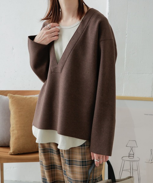 URBAN RESEARCH DOORS（アーバンリサーチドアーズ）の「深Vネックカットプルオーバー（Tシャツ/カットソー・レディース・グレー/ブラック/ブラウン・ONE）」の3枚目の写真