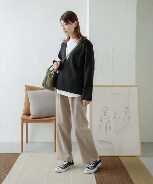 URBAN RESEARCH DOORS（アーバンリサーチドアーズ）の「深Vネックカットプルオーバー（Tシャツ/カットソー・レディース・グレー/ブラック/ブラウン・ONE）」の7枚目の写真