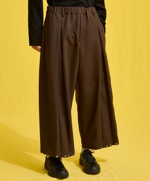 UNITED TOKYO（ユナイテッドトウキョウ）の「2wayプリーツウールパンツ（その他パンツ・メンズ・ブラック/ブラウン・1/2）」の5枚目の写真