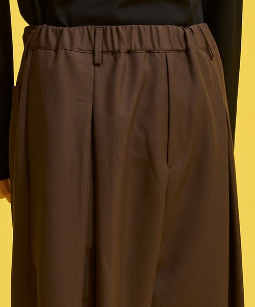 UNITED TOKYO（ユナイテッドトウキョウ）の「2wayプリーツウールパンツ（その他パンツ・メンズ・ブラック/ブラウン・1/2）」の12枚目の写真