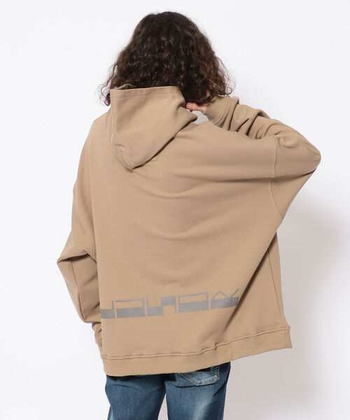 LUSOR（ルーソル）の「LUSOR（ルーソル）360g裏毛ロゴフーディ（パーカー・メンズ・ホワイト/ベージュ/グレー・LARGE/MEDIUM）」の3枚目の写真