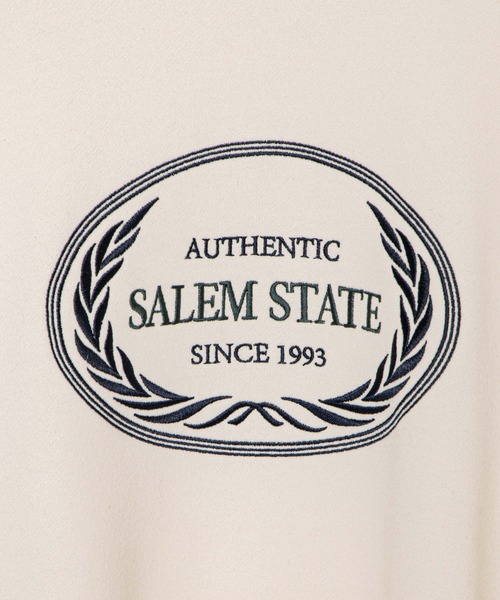 WEGO（ウィゴー）の「WEGO/エンブレムロゴ刺繍プルオーバー（スウェット・メンズ・ナチュラル・MEDIUM/LARGE）」の2枚目の写真