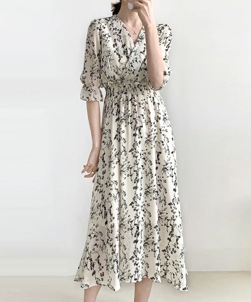 Doux Belle（ドゥーベル）の「花柄フレアシフォンワンピース