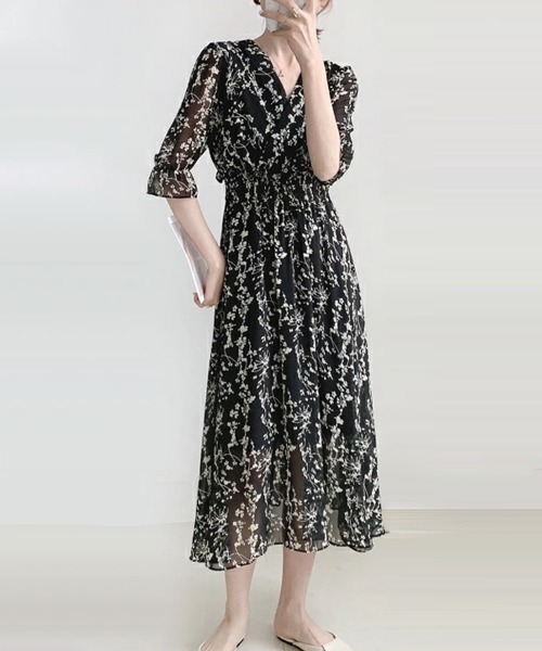 ★極美品　トッカ　フレアーワンピース　花柄❤︎シフォン❤︎裏地肌に優しい綿100 M ☆極美品 トッカ フレアーワンピース 花柄❤︎シフォン❤︎裏地