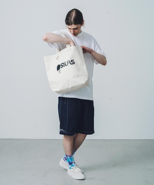 SILAS(サイラス)の「SPRAY LOGO TOTE BAG サイラススプレーロゴトートバッグ(トートバッグ・メンズ・ホワイト/ブラック・ONE SIZE)」の6枚目の写真