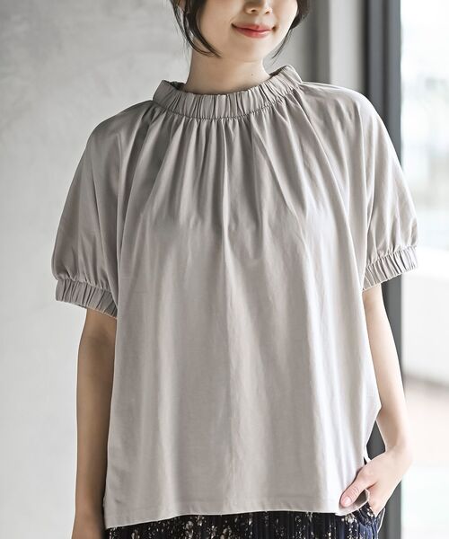 rps（アールピーエス）の「ネック＆スリーブゴム使いＴシャツ（Tシャツ/カットソー・レディース・チャコールグレー/ブラック/オフホワイト/グレイッシュベージュ/ブルー/パープル・M/フリー）」の4枚目の写真