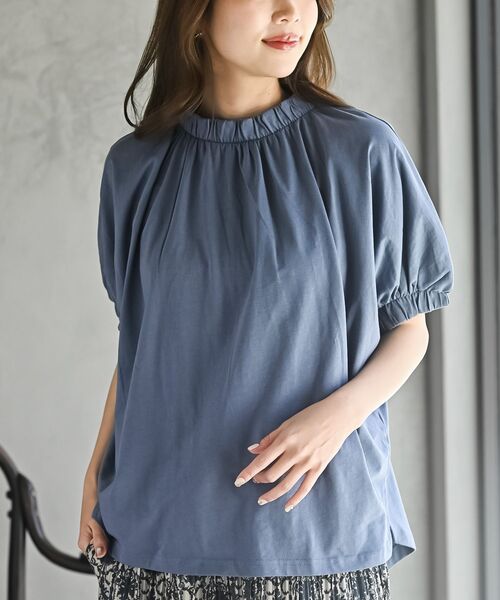 rps(アールピーエス)の「ネック&スリーブゴム使いTシャツ(Tシャツ/カットソー・レディース・チャコールグレー/ブラック/オフホワイト/グレイッシュベージュ/ブルー/パープル/グレイッシュブルー・M/フリー)」の6枚目の写真