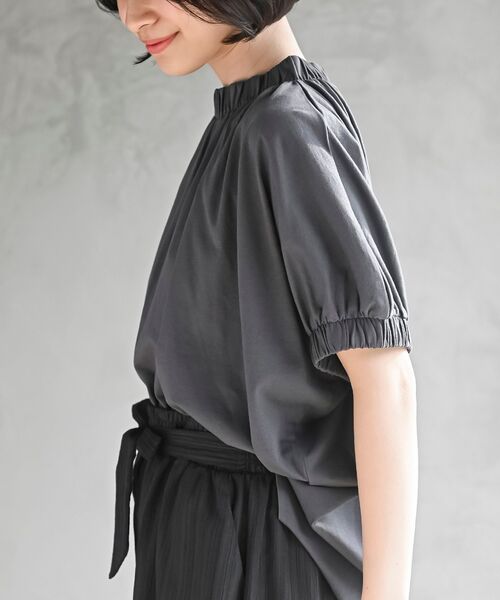 rps（アールピーエス）の「ネック＆スリーブゴム使いＴシャツ（Tシャツ/カットソー・レディース・チャコールグレー/ブラック/オフホワイト/グレイッシュベージュ/ブルー/パープル・M/フリー）」の12枚目の写真