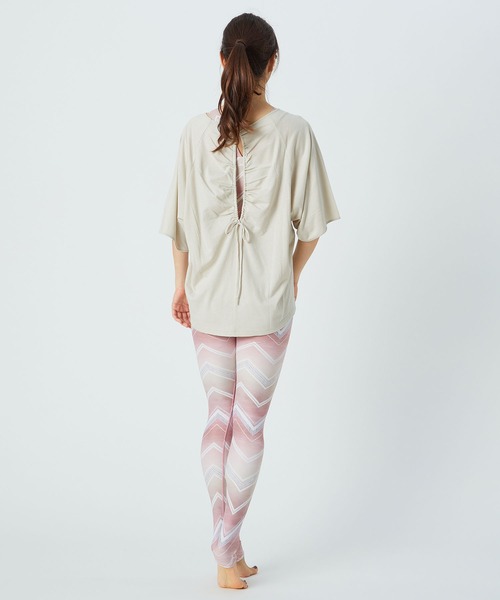 Julier Yoga and Relax(ジュリエヨガアンドリラックス)の「Julier リヨセルコットンソフト天竺バックギャザープルオーバー/エコ(Tシャツ/カットソー・レディース・ホワイト/ベージュ/ネイビー/ミント・FREE)」の14枚目の写真
