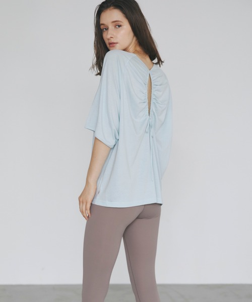 Julier Yoga and Relax(ジュリエヨガアンドリラックス)の「Julier リヨセルコットンソフト天竺バックギャザープルオーバー/エコ(Tシャツ/カットソー・レディース・ホワイト/ベージュ/ネイビー/ミント・FREE)」の5枚目の写真