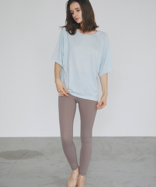 Julier Yoga and Relax(ジュリエヨガアンドリラックス)の「Julier リヨセルコットンソフト天竺バックギャザープルオーバー/エコ(Tシャツ/カットソー・レディース・ホワイト/ベージュ/ネイビー/ミント・FREE)」の6枚目の写真