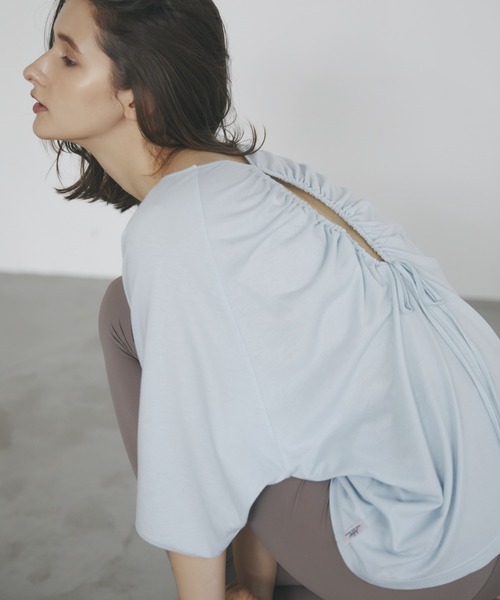 Julier Yoga and Relax(ジュリエヨガアンドリラックス)の「Julier リヨセルコットンソフト天竺バックギャザープルオーバー/エコ(Tシャツ/カットソー・レディース・ホワイト/ベージュ/ネイビー/ミント・FREE)」の7枚目の写真