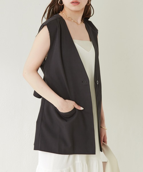 Chico（チコ）の「バックカシュクールベルト付きジャケットベスト（ノーカラージャケット・レディース・ホワイト/ブラック/ピンク・FREE）」の2枚目の写真