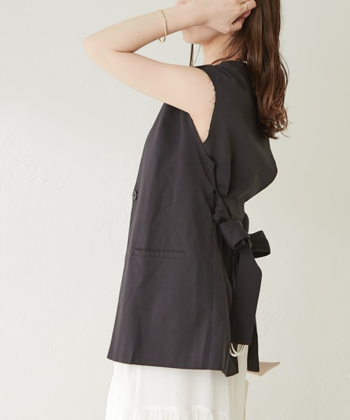 Chico（チコ）の「バックカシュクールベルト付きジャケットベスト（ノーカラージャケット・レディース・ホワイト/ブラック/ピンク・FREE）」の6枚目の写真