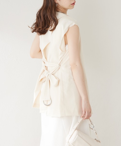 Chico（チコ）の「バックカシュクールベルト付きジャケットベスト（ノーカラージャケット・レディース・ホワイト/ブラック/ピンク・FREE）」の13枚目の写真