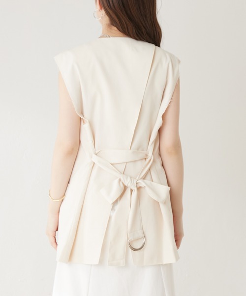 Chico（チコ）の「バックカシュクールベルト付きジャケットベスト（ノーカラージャケット・レディース・ホワイト/ブラック/ピンク・FREE）」の8枚目の写真