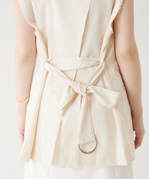 Chico（チコ）の「バックカシュクールベルト付きジャケットベスト（ノーカラージャケット・レディース・ホワイト/ブラック/ピンク・FREE）」の15枚目の写真