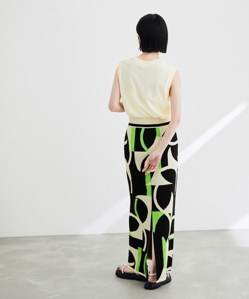 ADAM ET ROPE'（アダムエロペ）の「アートジャカードニットスカート（スカート・レディース・チャコールグレー/ブラック系その他・FREE）」の4枚目の写真