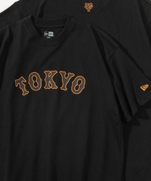 NEW ERA（ニューエラ）の「【NEW ERA/ニューエラ】NPB 読売ジャイアンツコラボ TOKYOアーチロゴ半袖Tシャツ/ 半袖クルーネック/ブラック（Tシャツ/カットソー・メンズ）」