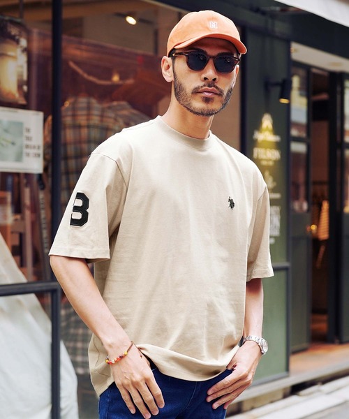 U.S. POLO ASSN.(ユーエスポロアッスン)の「US.POLO ASSN./ユーエスポロアッスン ブランド別注 オーバーサイズナンバリング半袖Tシャツ(Tシャツ/カットソー・メンズ・ホワイト/ブラック/ライトベージュ/ネイビー/ダークグリーン/グリーン系その他/ブラック系その他/ブルー系その他/ベージュ系その他/ホワイト系その他/ブルー系その他2/チャコール/グリーン系その他2/グレー系その他/ブラック系その他3/ブルー系その他3/ブラック系その他2/ホワイト系その他3/ホワイト系その他2/ベージュ系その他2/ブラック系その他5/グレー系その他2/ホワイト系その他5/グリーン系その他3・X-LARGE/MEDIUM/LARGE)」の15枚目の写真