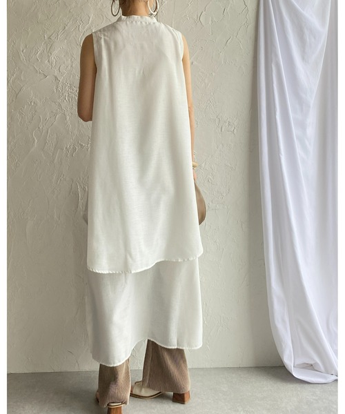 She's Closet(シーズクローゼット)の「バンドカラーレイヤードノースリーブロングシャツワンピース(シャツワンピース・レディース・ホワイト/ブラック/テラコッタ/ライトベージュ/ブルー・FREE)」の21枚目の写真