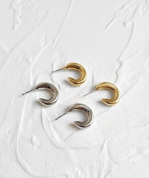 yu-ka(ユーカ)の「YU-KA:セミフープピアス / SEMI HOOP PIERCE(ピアス(両耳用)・レディース・シルバー/ゴールド・FREE)」の3枚目の写真