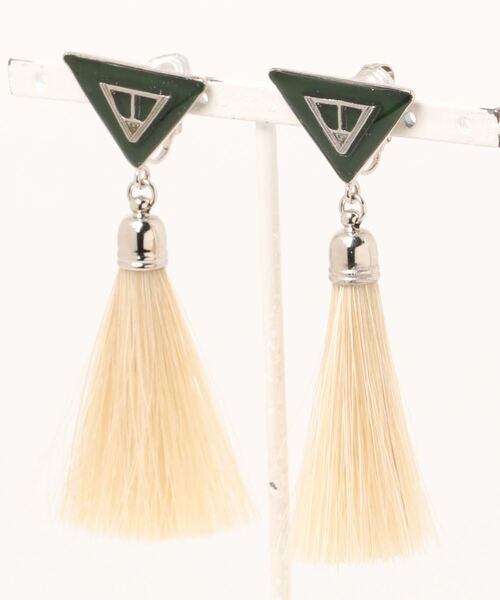 TOGA PULLA(トーガ プルラ)の「TOGA PULLA Triangle fringe earrings TP22-AK276(イヤリング・レディース・ホワイト/グリーン/レッド・ONE SIZE)」の8枚目の写真