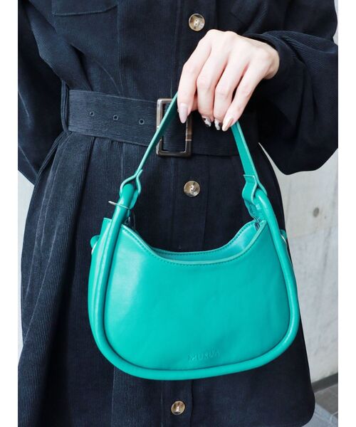MURUA(ムルーア)の「チューブラウンドバッグ(ハンドバッグ・レディース・ブラック/グリーン・FREE)」の1枚目の写真