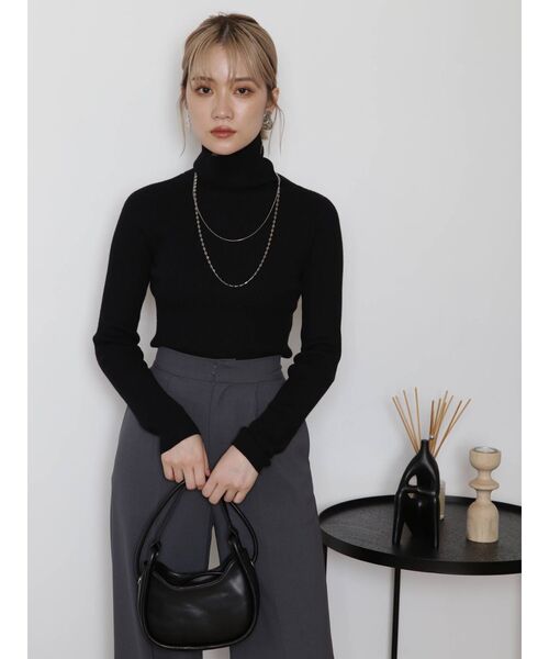 MURUA(ムルーア)の「チューブラウンドバッグ(ハンドバッグ・レディース・ブラック/グリーン・FREE)」の3枚目の写真