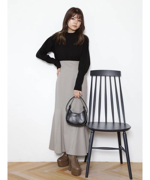 MURUA(ムルーア)の「チューブラウンドバッグ(ハンドバッグ・レディース・ブラック/グリーン・FREE)」の7枚目の写真