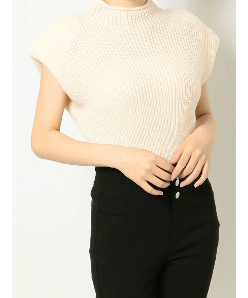 RESEXXY(リゼクシー)の「フレンチスリーブタートルニットトップス(ニット/セーター・レディース・ブラック/ピンク/アイボリー/マスタード・FREE)」の12枚目の写真