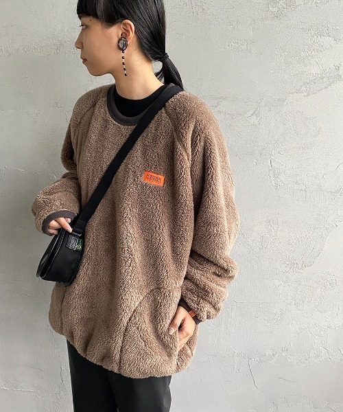 UNIVERSAL OVERALL（ユニバーサルオーバーオール）の「【FINEBOYS 2月号掲載】[UNIVERSAL OVERALL/ユニバーサルオーバーオール] 別注 クルーネックボアフリースプルオーバー（スウェット・レディース・ネイビー/アイボリー/グレイッシュベージュ・M/L/XL）」の3枚目の写真