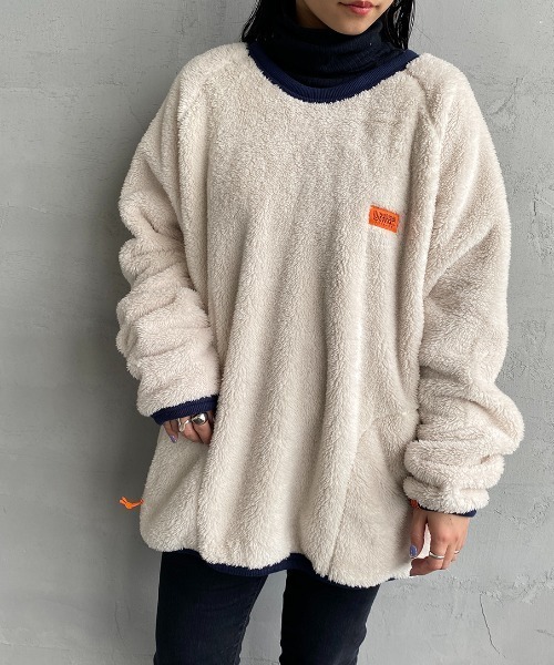 UNIVERSAL OVERALL（ユニバーサルオーバーオール）の「【FINEBOYS 2月号掲載】[UNIVERSAL OVERALL/ユニバーサルオーバーオール] 別注 クルーネックボアフリースプルオーバー（スウェット・レディース・ネイビー/アイボリー/グレイッシュベージュ・M/L/XL）」の2枚目の写真