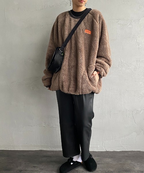 UNIVERSAL OVERALL（ユニバーサルオーバーオール）の「【FINEBOYS 2月号掲載】[UNIVERSAL OVERALL/ユニバーサルオーバーオール] 別注 クルーネックボアフリースプルオーバー（スウェット・レディース・ネイビー/アイボリー/グレイッシュベージュ・M/L/XL）」の4枚目の写真